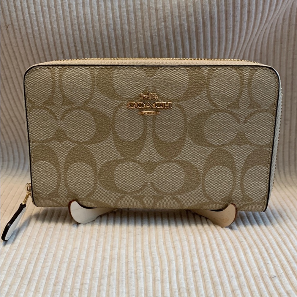 Coach Tan Signature Wallet - Picture 2 of 16